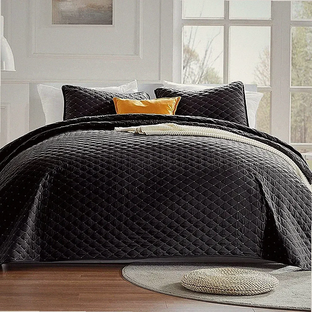 Sleep Zone Casual Reversible Quilt Set with 1 Pillow Sham, Black - Twin 68"x86"