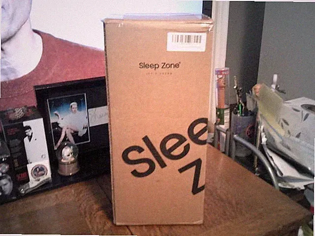 SLEEP ZONE COMFORTER QUEEN, DIAMOND QUILTING WHITE BRAND NEW FACTORY SEALED RE S