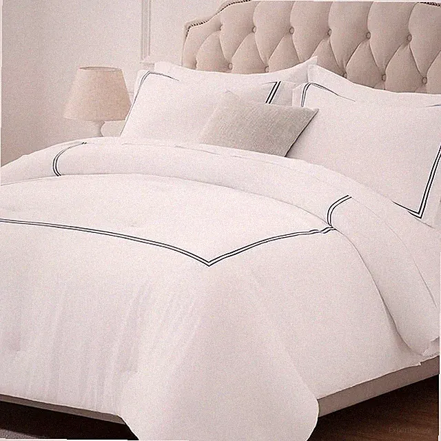 SLEEP ZONE Luxury Bedding Comforter Set 3-Piece King White w/ Navy Stripes NEW